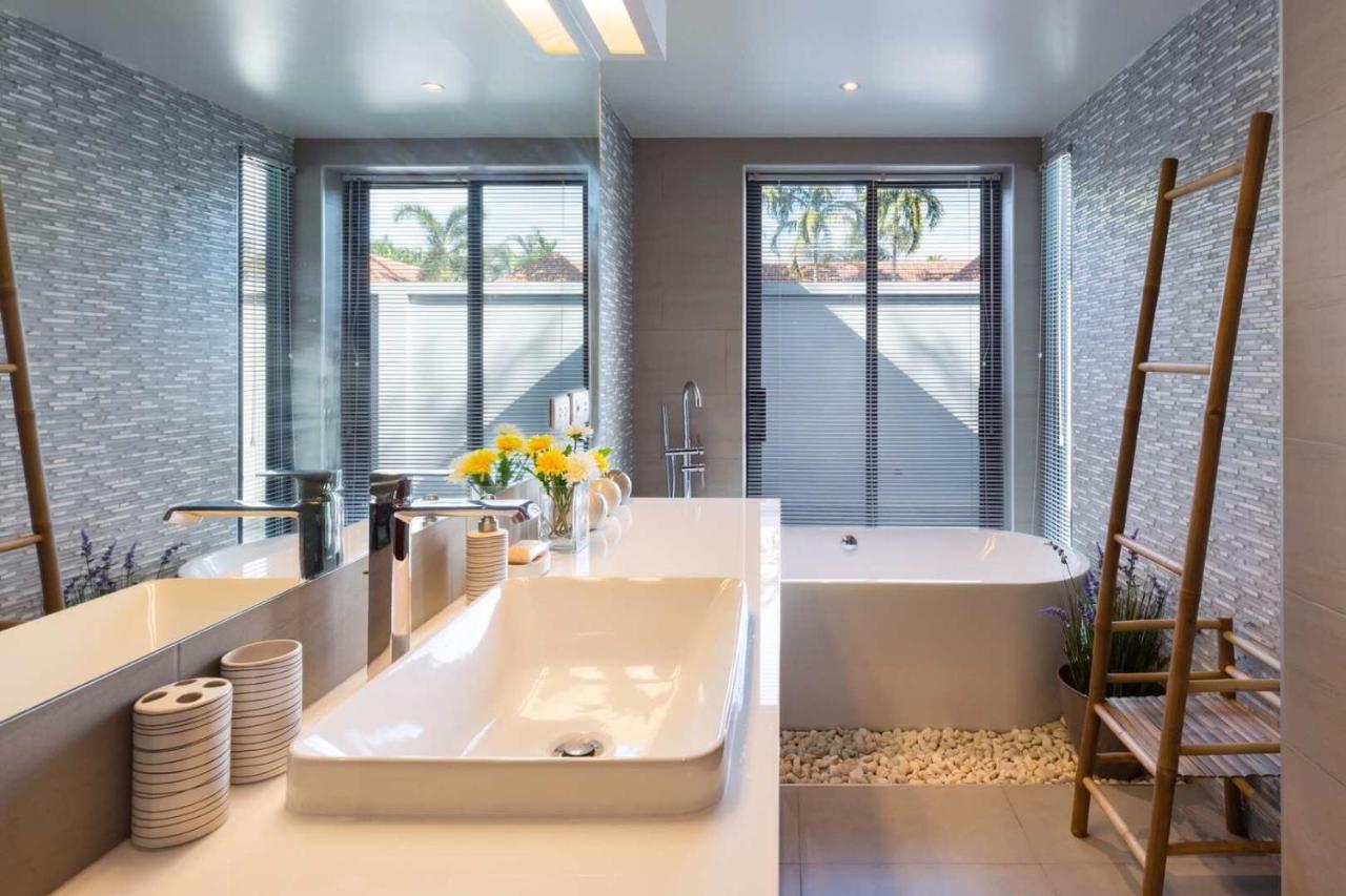 Villa Crystal Two-Bedroom Private Pool Villa Phuket Ngoại thất bức ảnh