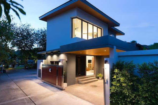 Villa Crystal Two-Bedroom Private Pool Villa Phuket Ngoại thất bức ảnh