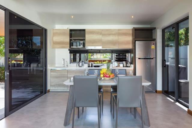 Villa Crystal Two-Bedroom Private Pool Villa Phuket Ngoại thất bức ảnh